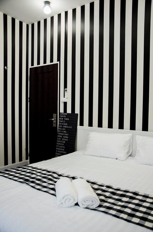 Goodfellas Thong Lo Hostel #Check In Time Needed# Bangkok Exterior photo