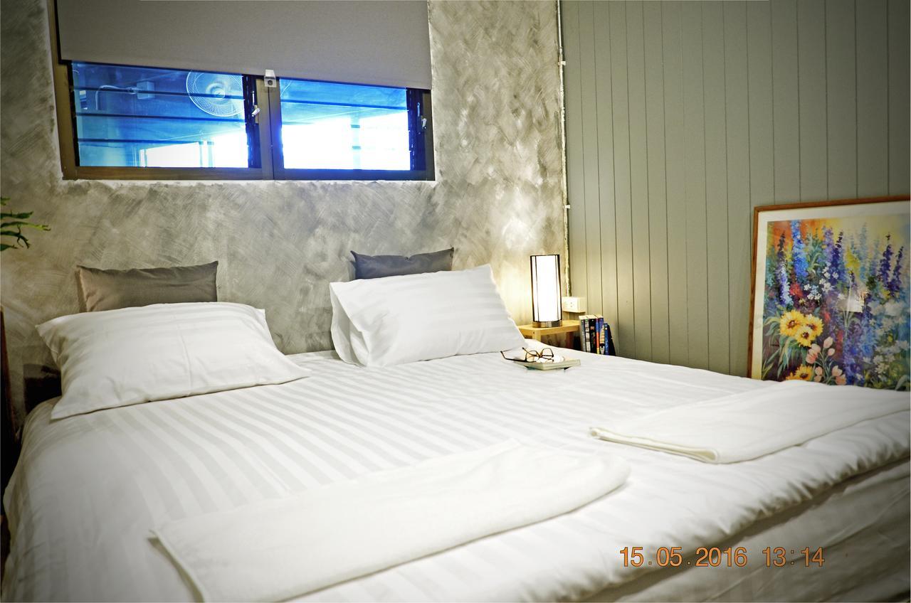 Goodfellas Thong Lo Hostel #Check In Time Needed# Bangkok Exterior photo