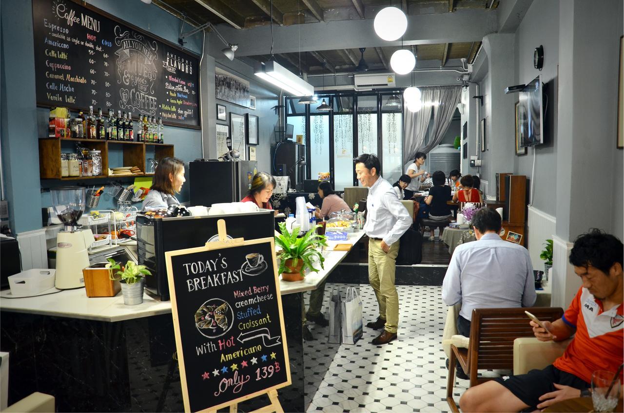Goodfellas Thong Lo Hostel #Check In Time Needed# Bangkok Exterior photo